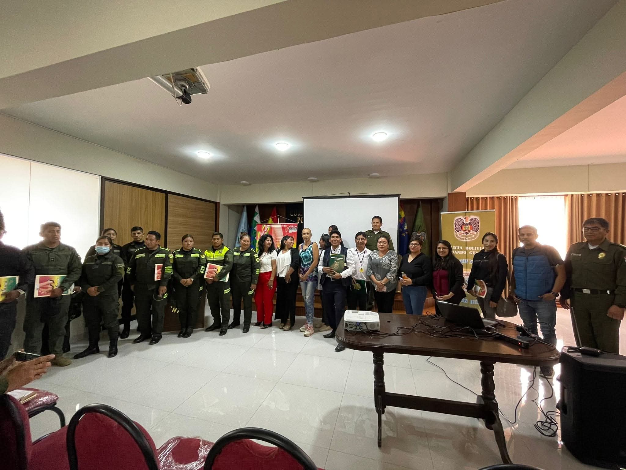 Una persona impartiendo un taller profesional